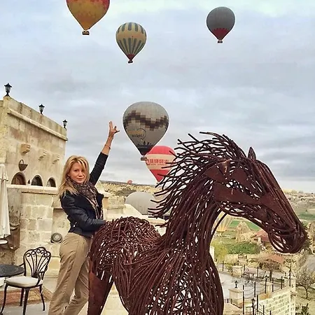 Phocas Cave Suites Çavuşin