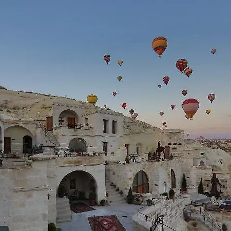 Phocas Cave Suites Hotel