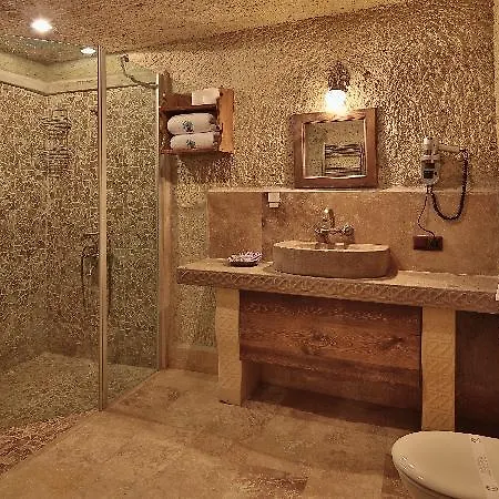 Phocas Cave Suites Otel