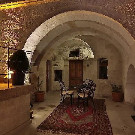 Phocas Cave Suites Hotel 3*