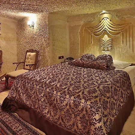 Phocas Cave Suites Çavuşin