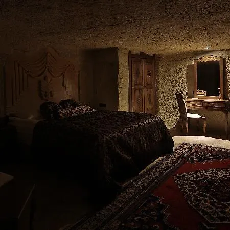 Phocas Cave Suites Hotel