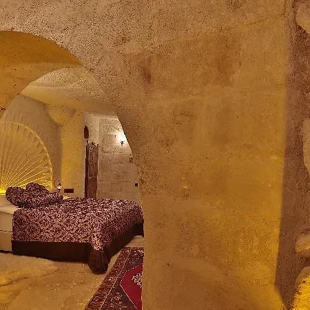 Phocas Cave Suites Çavuşin