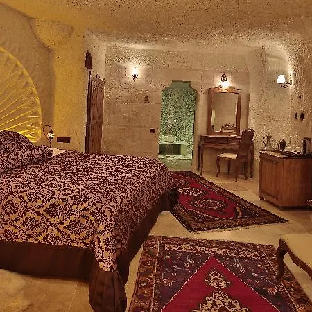 Phocas Cave Suites Hotel 3*