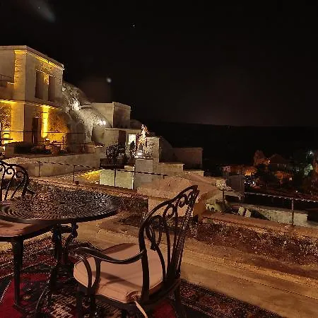 Phocas Cave Suites Otel