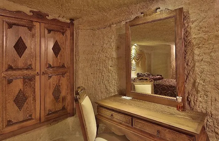 Отель Phocas Cave Suites 3*