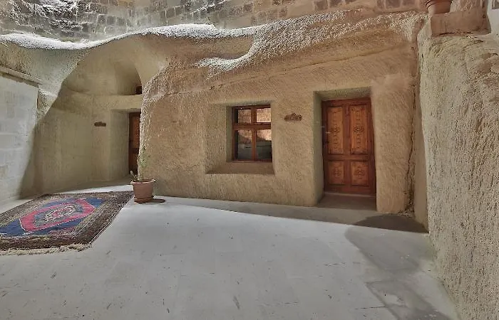 Phocas Cave Suites Отель Чавушин