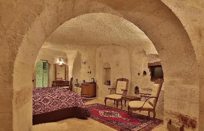 Отель Phocas Cave Suites 3*